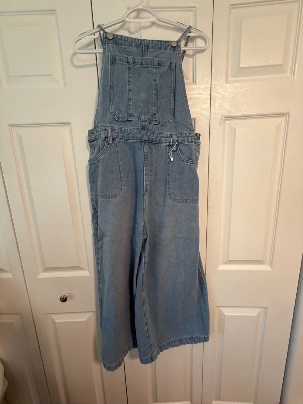 EBOSSY 
Women’s Light Wash Denim Wide Leg Overalls – Size Medium